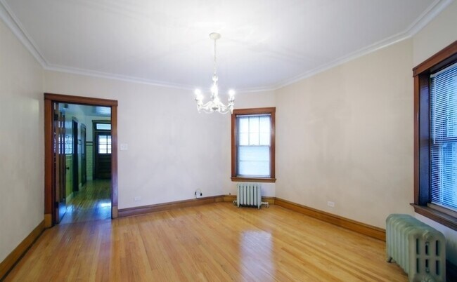 Building Photo - 2916 N Harding Ave