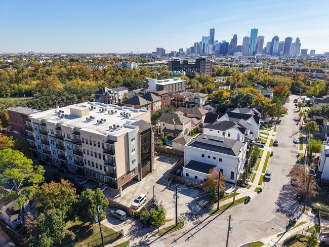 Building Photo - 2802 Morrison St