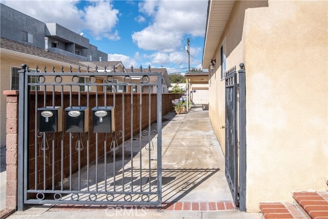 Foto del edificio - 1159 Raymond Ave