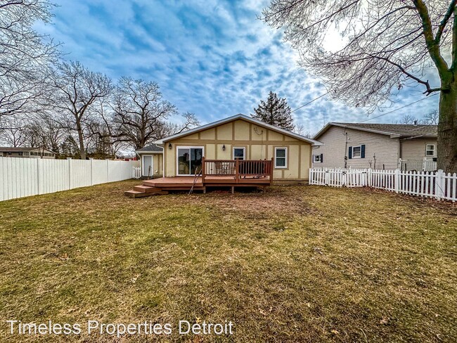 Building Photo - 4 br, 2 bath House - 8244 W Q Ave