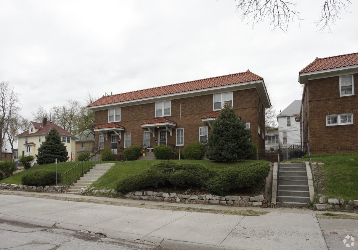 Foto del edificio - Dundee Townhomes