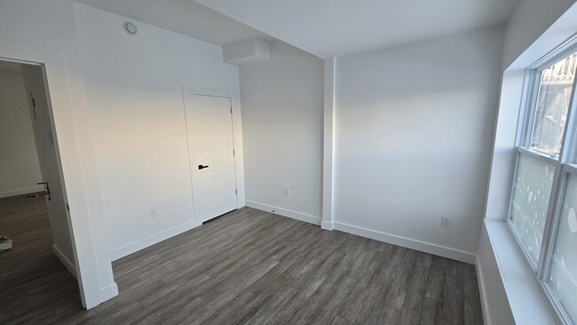 Building Photo - 87 Weldon St