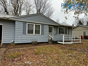 Building Photo - 3364 Gerrard Ave