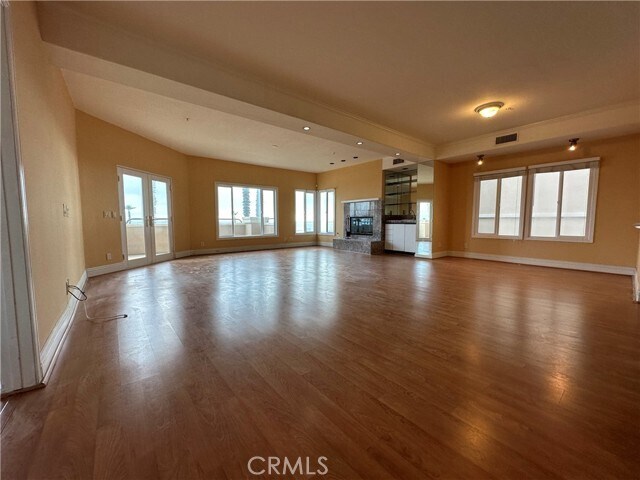 Building Photo - 1900 Pacific Coast Hwy