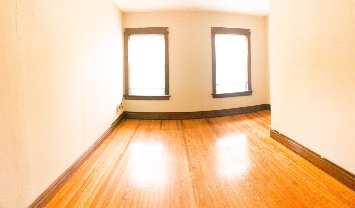 Foto principal - Newly Renovated 2 bed/1 bath! Ask About Ou...