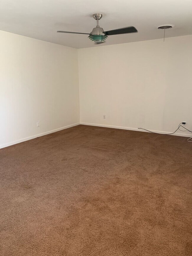 Building Photo - 3108 Mandell Cir