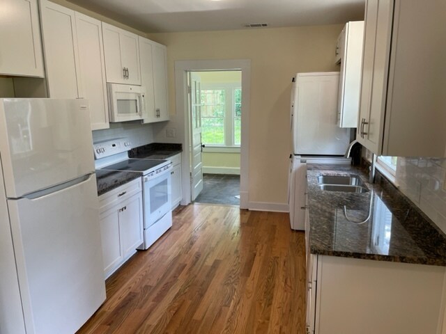 Building Photo - 456 Morton Ave