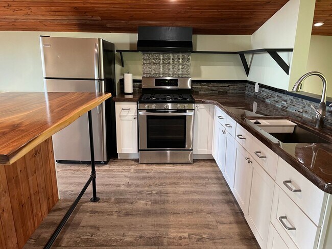 Building Photo - Miloli'i Studio w/ Oceanview: 88/1646 Mala...