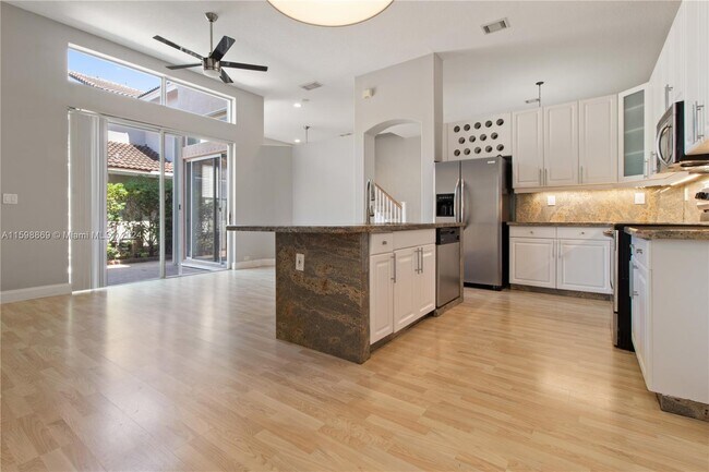 Foto del edificio - 1145 Oysterwood St