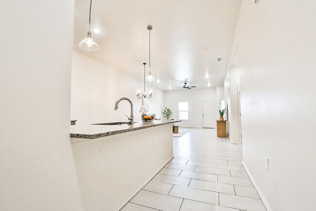 Foto del edificio - PRE-LEASING FOR A JULY MOVE-IN!! Great 2 Bedroom, 2 Bath Townhouse in Escondido - Frenship ISD