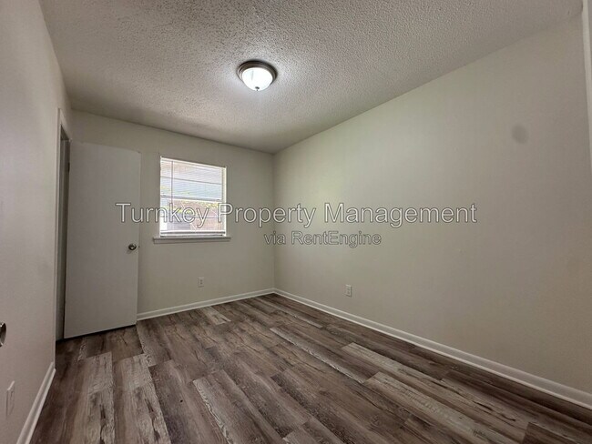 Building Photo - 4112 Elam St