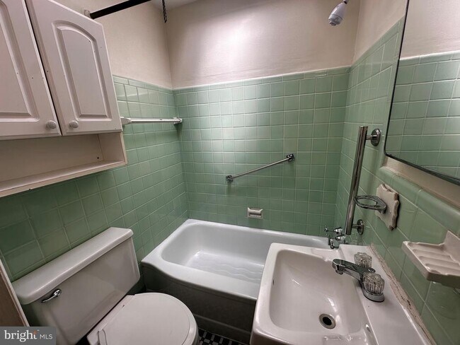 Foto del edificio - 5241 Ditman St