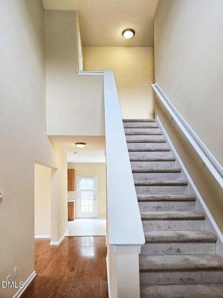 Foto del edificio - 105 Chandler Springs Dr