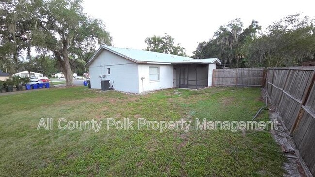 Building Photo - 789 Zella Ln