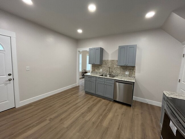 Building Photo - 4300 Apple Ave