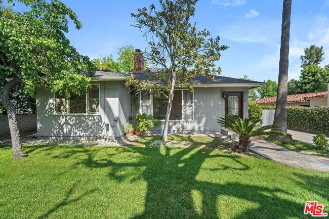 Building Photo - 4818 La Canada Blvd