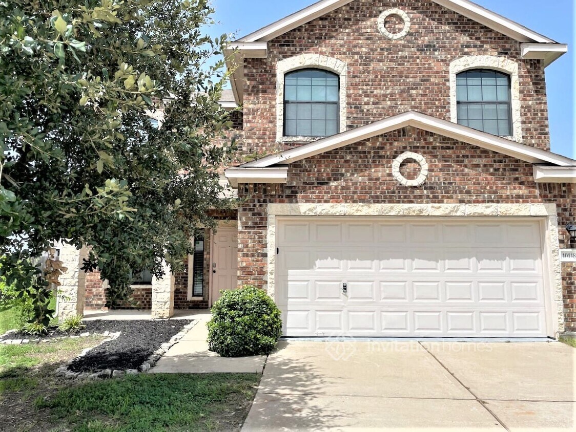 Primary Photo - 10118 Black Birch Ln