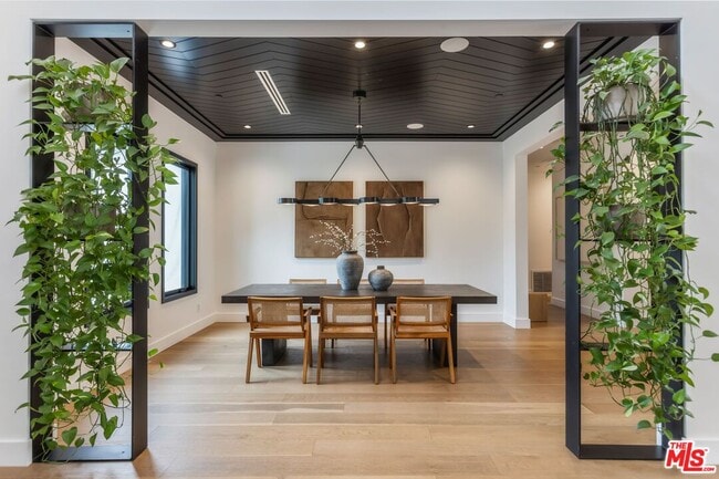 Building Photo - 18938 Wells Dr