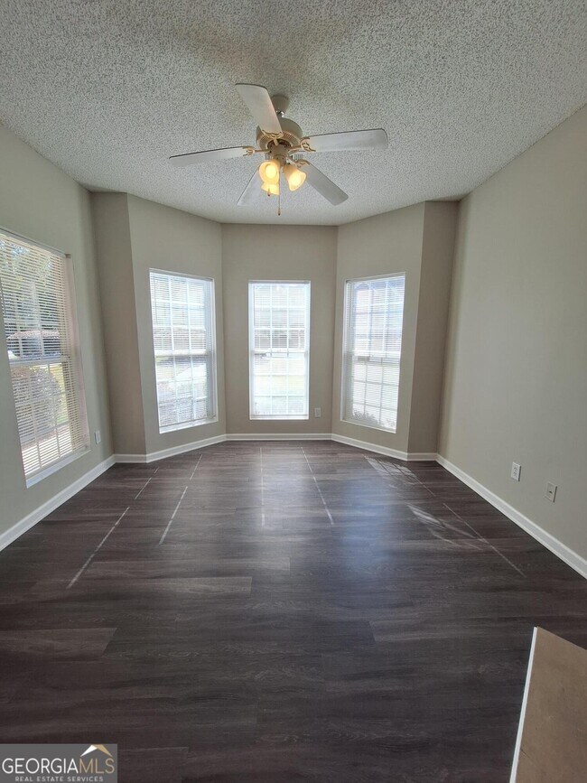 Foto del edificio - 3215 Oakley Pl