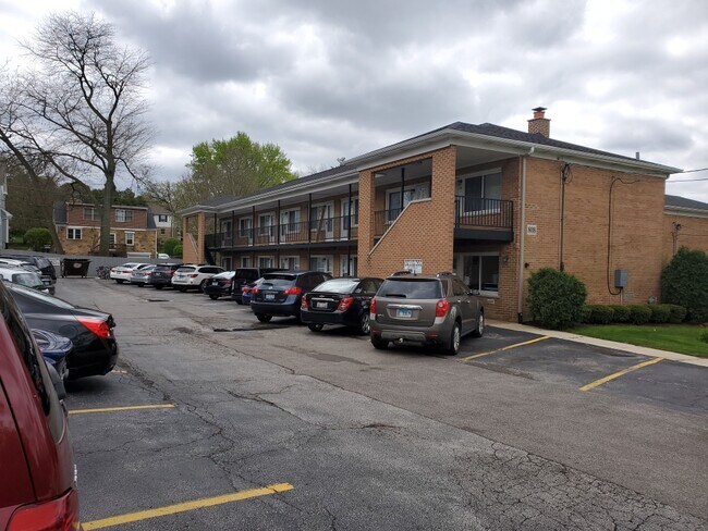 Building Photo - 808 Crescent St