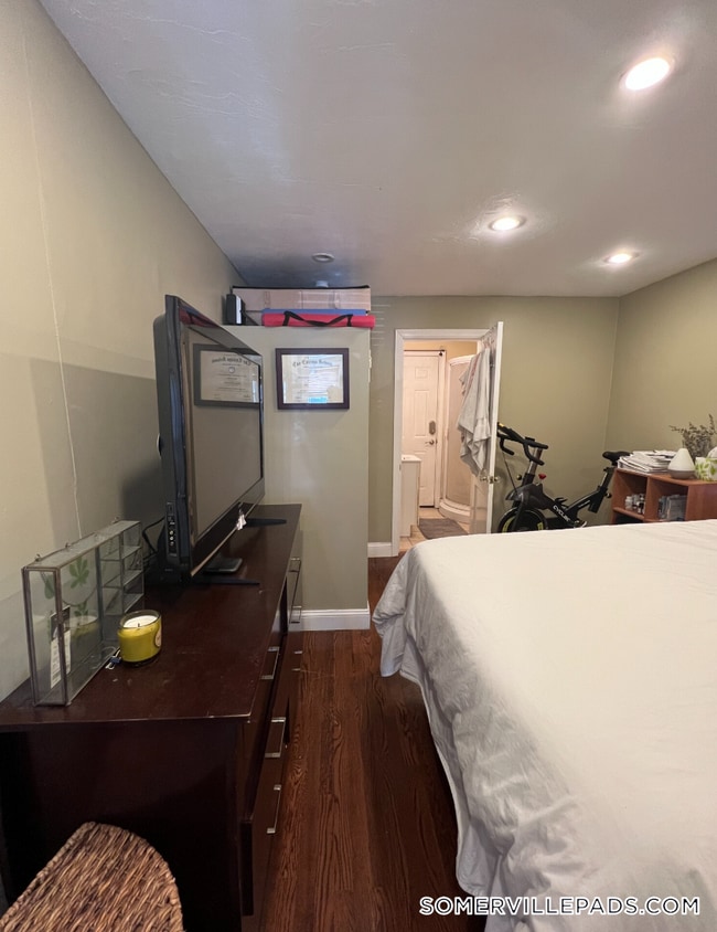 Foto del edificio - 735 Somerville Ave