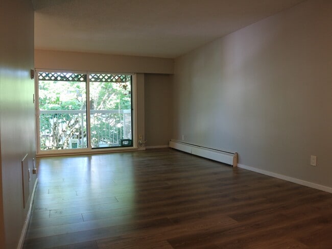 Building Photo - 8060 Ryan Rd