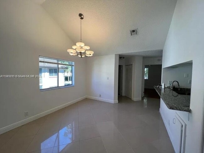 Building Photo - 9403 SW 138th Pl