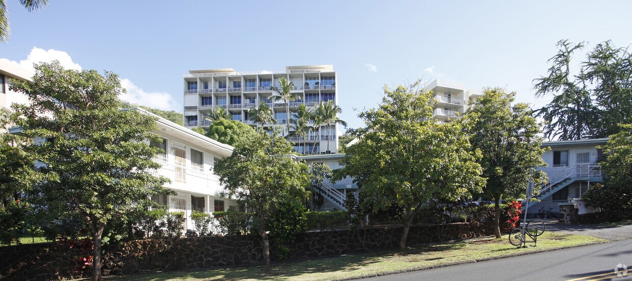 Building Photo - 540 Iolani Ave
