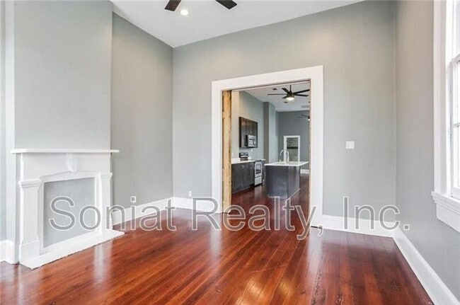 Photo - 2503 Burgundy St Apartment