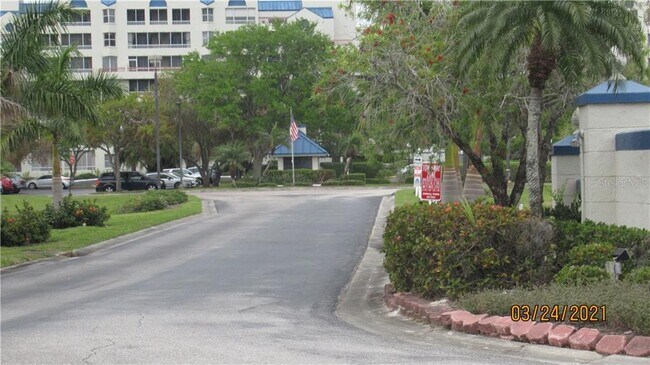 Building Photo - 2333 Feather Sound Dr