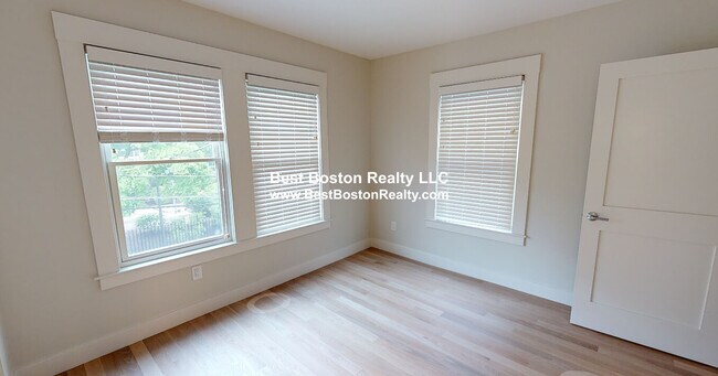 Building Photo - 208-210 Banks St. Unit 2