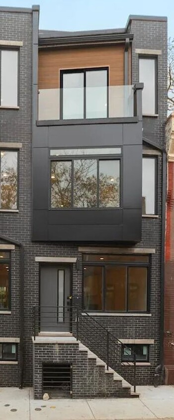Primary Photo - 1450 N Dover St