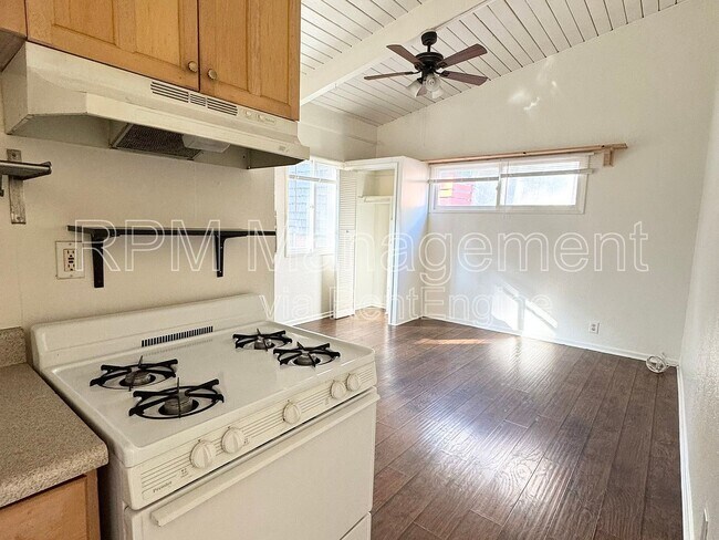 Foto del edificio - 7036 W Hawthorn Ave