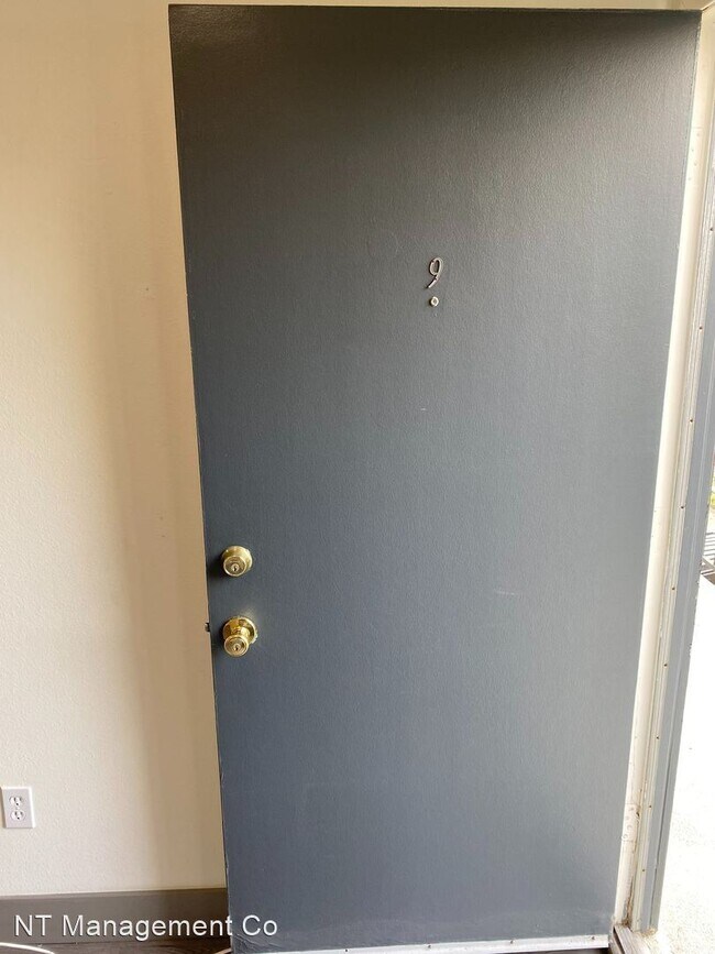 Foto del edificio - Studio, 1 bath Apartment - 3432 34 Centine...