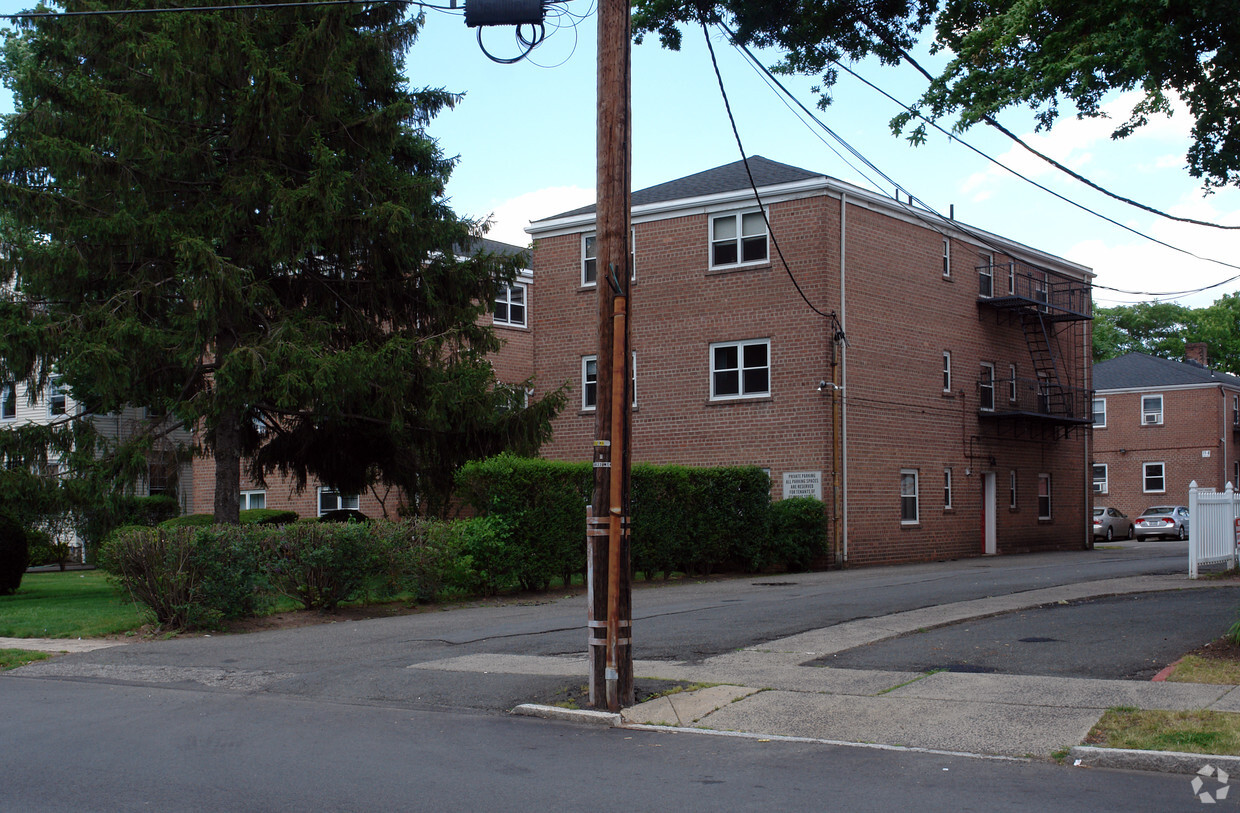 Building Photo - Montclair Mews
