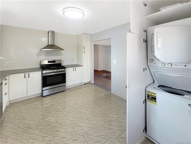 Building Photo - 15 Calvi Ln