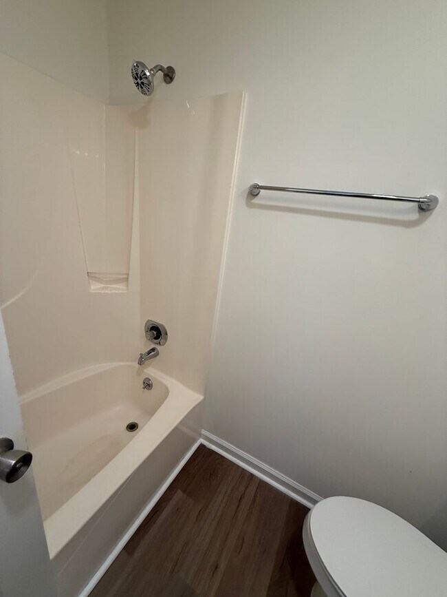 Foto del edificio - 160/162 W. Paces Dr