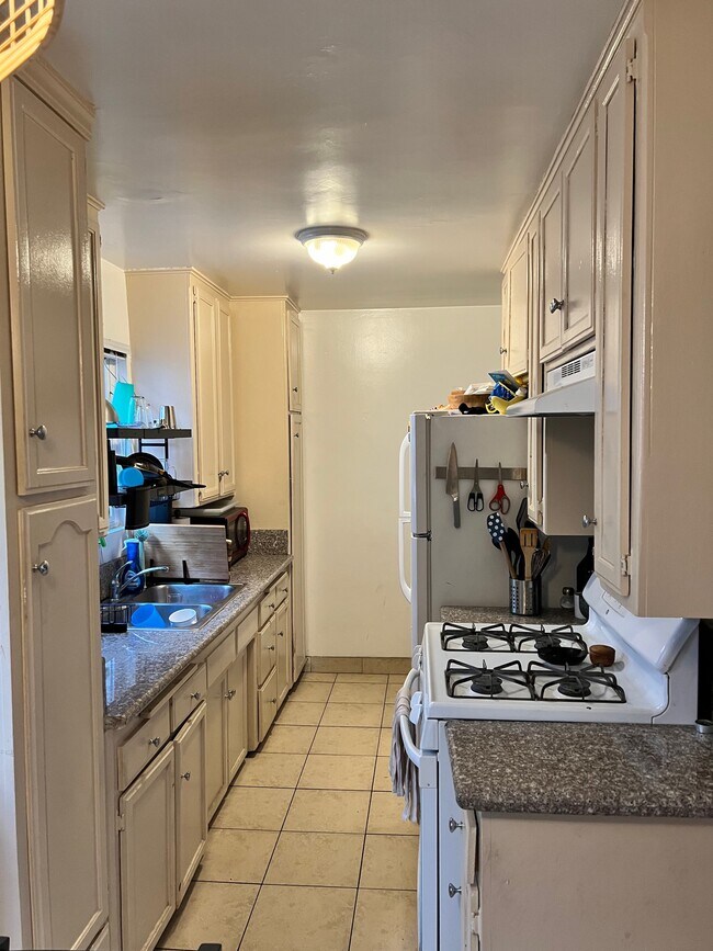 Building Photo - 3543 Overland Ave