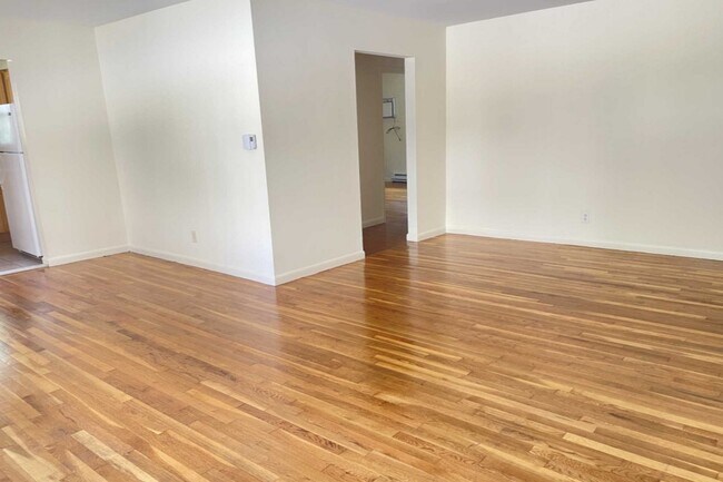 Foto del edificio - 1544 River Rd