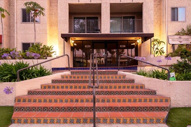 Foto del edificio - Hillcrest Summit Apartments