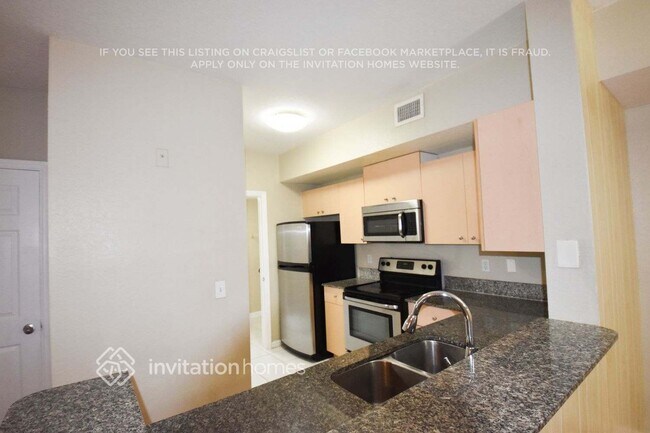 Foto del edificio - 2548 Centergate Dr