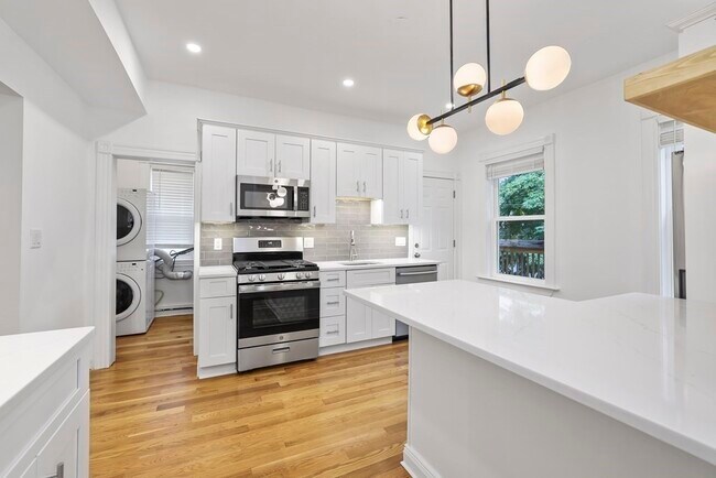 Building Photo - 34 Egleston St