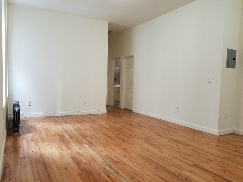 Primary Photo - 110 W 108th St