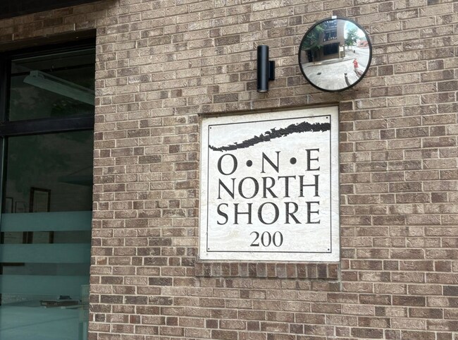 Foto del edificio - 200 Manufacturers Rd