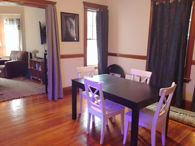 81 Bristol Rd Unit 1 Medford Ma 02155 Apartment For Rent In