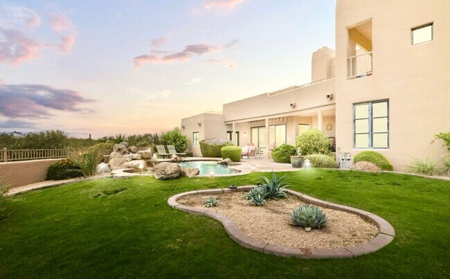 Foto del edificio - 9701 E Happy Valley Rd