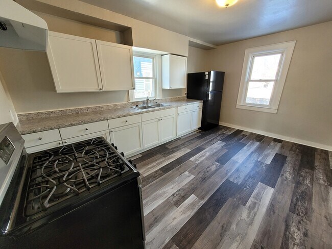 Foto del edificio - 816 School Pl