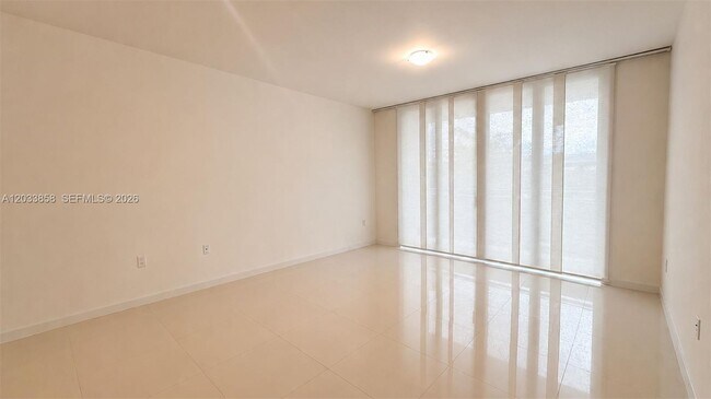 Foto del edificio - 7825 NW 107th Ave