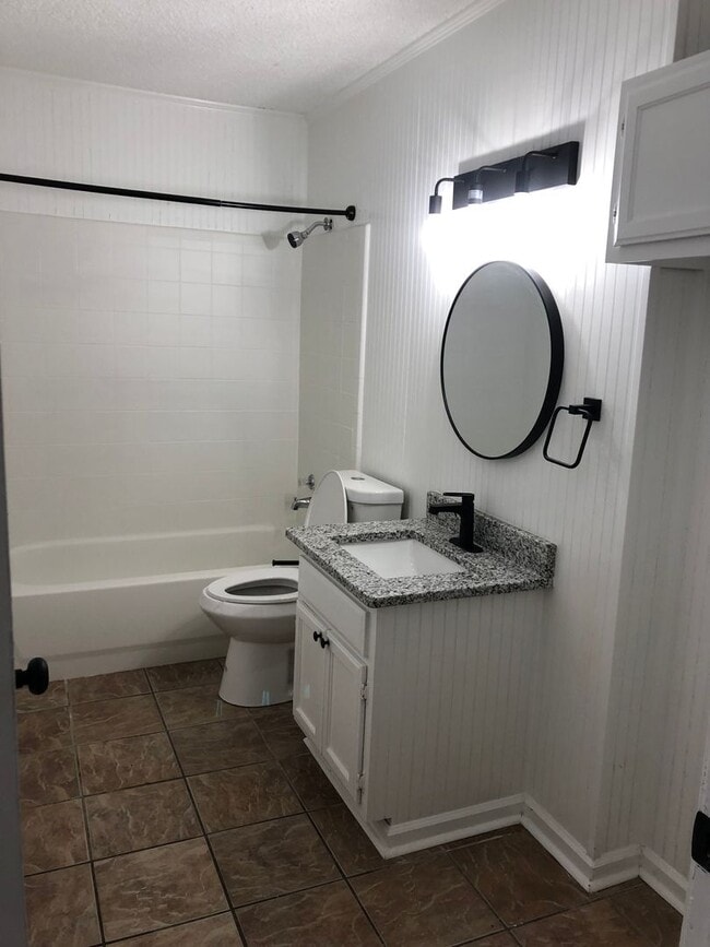 Building Photo - Bald Knob Duplex