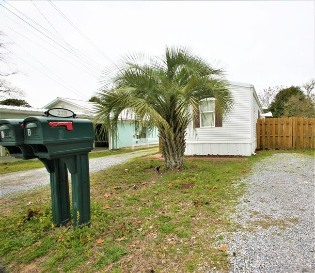 Foto del edificio - PCB Rental 2 BR / 1 BA - Convenient to it ...